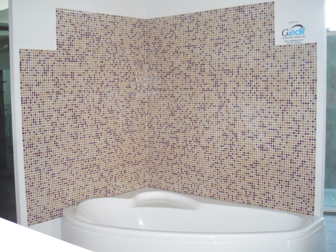 Piastrellatura vano bagno con mosaico